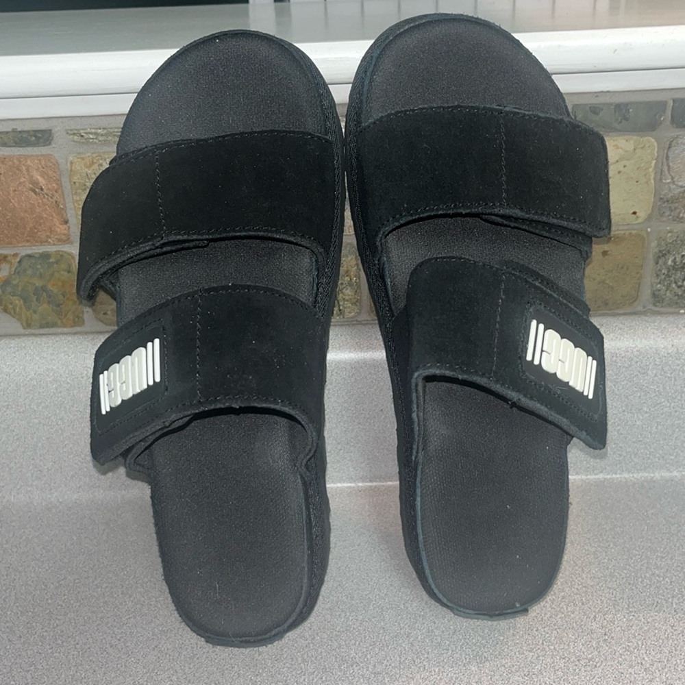 UGG women’s Greer platform slide sandal New w/o tag Sz8